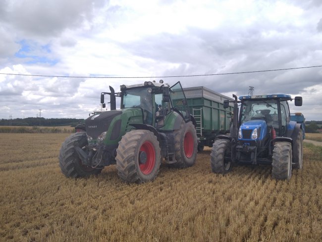 Výhodou traktoru New Holland T6020 je podle majitele jeho velikost.