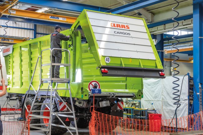 CLAAS se rozhodl ukončit výrobu sběracích vozů a vozů pro přepravu řezanky s názvem CLAAS CARGOS.