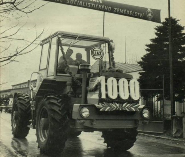 Nejvyšší roční produkce tahačů ŠT 180 byla v letech 1978 – 1979 s cca 830 vyrobenými jednotkami. Na obrázku jubilejní 1000. vyrobený tahač.