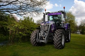 Massey Ferguson 8S.205 Platinum oslavuje 70. výročí vlády britské královny Alžběty II.