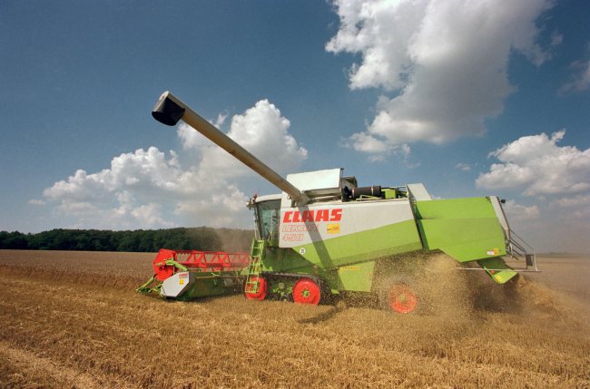 Rok 1997 byl milníkem pro sklízecí mlátičky firmy CLAAS. Zákazníky byly tehdy kladně přijaty pásové jednotky CLAAS TERRA TRAC.