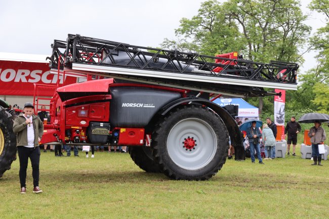 Postřikovač Horsch Leeb 6 LT disponuje širokou škálou výbavy.