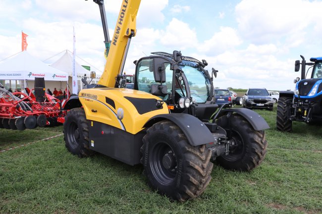 Současná řada teleskopických manipulátorů New Holland zahrnuje osm modelů s dosahem od 5,7 do 9,1 metru ve variantách Compact, S, Standard, Plus a Elite.