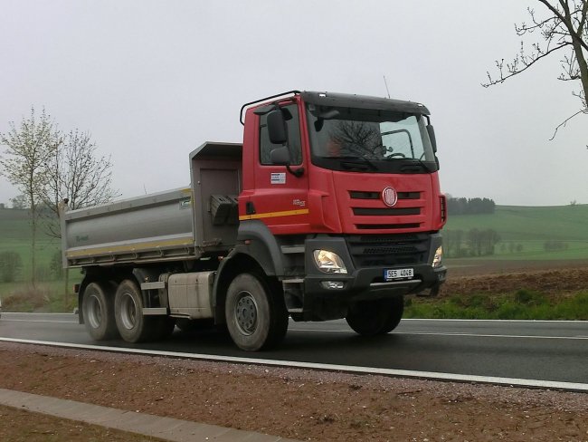 Tatra Phoenix Euro VI s faceliftovanou kabinou a motorem PACCAR MX-13.