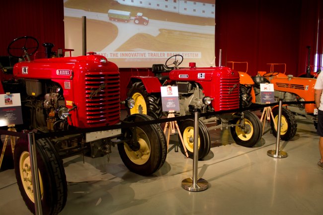 Na konci 60. let dosáhl Steyr designového převratu. Představena byla řada traktorů Plus, kterou navrhl Louis Lucien Lepoix.