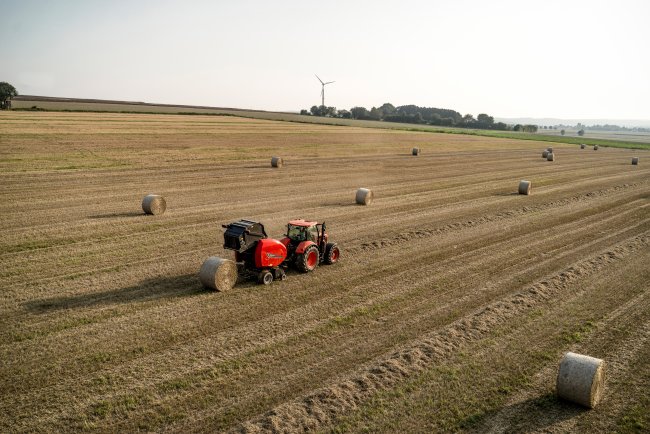 Lis Kverneland 6500F je dostupný ve variantě s patnácti noži.