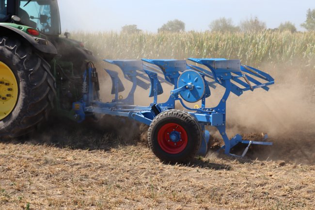 Nový čtyřradličný pluh Lemken Juwel 6 určený pro traktory o maximálním výkonu 120 koní.