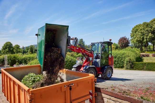 Kabina nového elektrického nakladače Weidemann Hoftrac 1190e disponuje sofistikovaným konceptem vytápění. Vyhřívané je čelní i zadní okno včetně horní části kabiny.