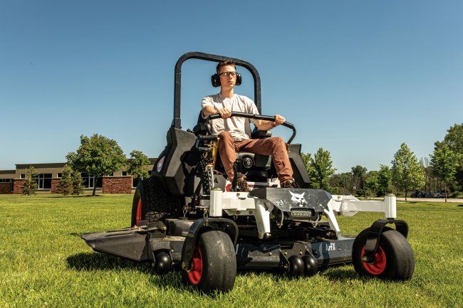 Sekačky Bobcat určené profesionálům v péči o trávník, ale i domácím uživatelům.