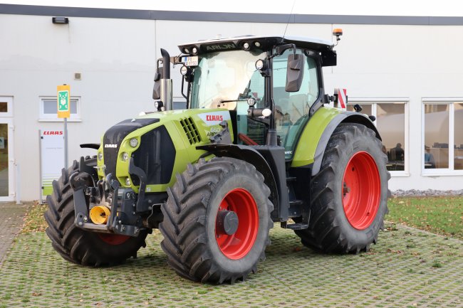 Bezestupňová technologie EQ je na trhu od roku 2015 (CLAAS ji vyvíjel od roku 2007). Tyto převodovky je možné nalézt v traktorech řady CLAAS ARION 600 CMATIC.