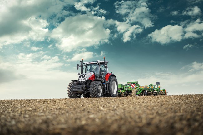 Model Steyr 6280 Absolut CVT poprvé v rámci značky Steyr zavádí protokol TIM (Tractor Implement Management). Ten zlepšuje konektivitu i komunikaci mezi traktorem a nářadím.