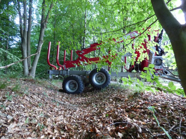 Mezi největší přednosti tohoto vleku Schlang & Reichart patří výborná prostupnost terénem a dobrá manévrovatelnost mezi stromy.