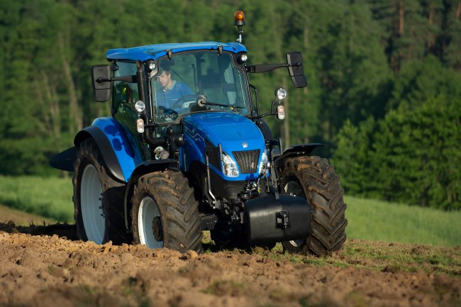 Traktory New Holland T5 jsou vybaveny čtyřválcovým motorem FPT F5 Stage V o objemu 3,6 litru.