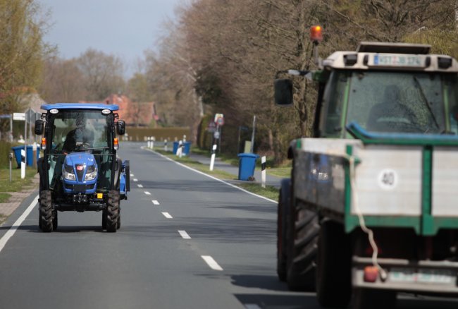 Díky brzdné síle na všech kolech má Iseki TH 5 kratší brzdnou dráhu a je oficiálně schválen pro maximální rychlost 36 km/h.