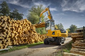 Liebherr LH 26 M Timber Litronic pro efektivní manipulaci se dřevem