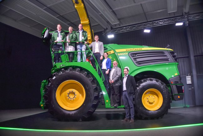 Jde konkrétně o model John Deere 8600i. Zařadí se do vozového parku společnosti Marquardt v severním Německu.