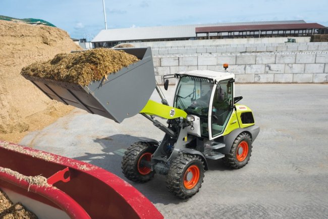 Na dalším stanovišti Bc. Ondřej Vozdecký redakci představil nakladač Claas Torion 530.