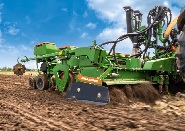 Rotační kypřič Amazone KG 6002-2 Super poskytuje ideální seťové lůžko i za obtížných podmínek.