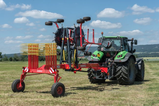 Hrabice shrnovače ROZMITAL SP-852H musí být při transportu uloženy na nosníku k tomu určeném.