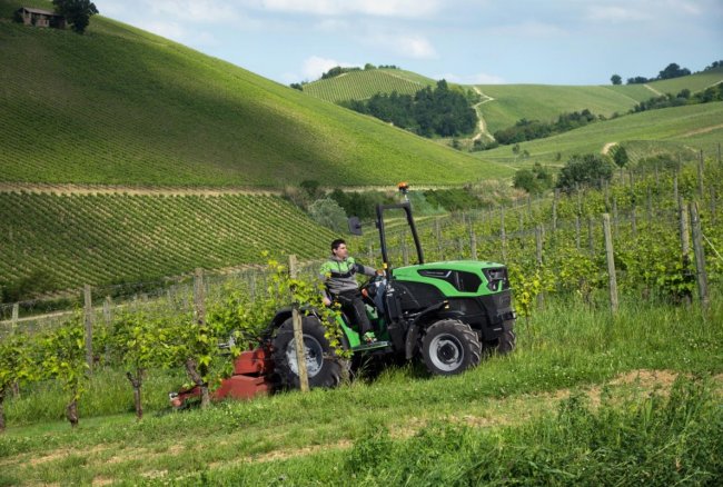 Všechny modely řady Deutz-Fahr 5080 DF/DS/DV Ecoline jsou k dispozici jak ve verzi se čtyřsloupkovou kabinou, tak ve verzi bez kabiny.