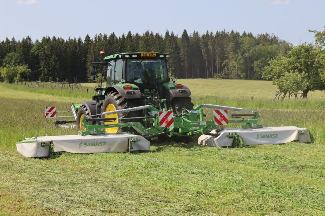 Žací stroje SaMASZ nejsou vybaveny kondicionérem. Jednak kvůli vyšší hmotnosti a jednak kvůli tomu, že po sečení se materiál ihned obrací.