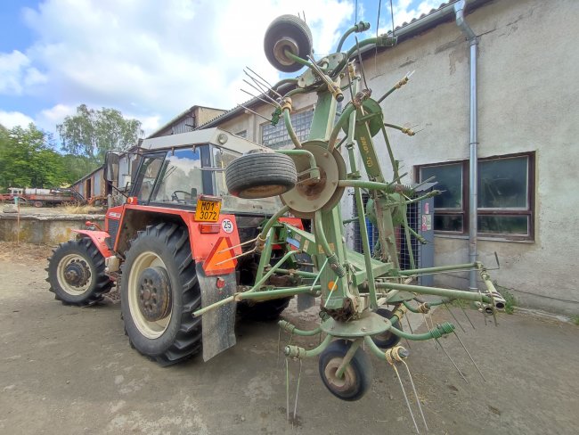 Obraceč Krone KW 6,72/6 byl pořízen v roce 2013.