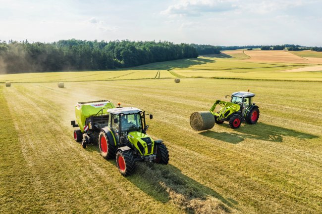 Všechny nové traktory řad CLAAS ELIOS 200, CLAAS ELIOS 300 a CLAAS AXOS 200 využívají k pohonu nejmodernější čtyřválcové turbomotory FPT se vstřikováním common-rail.