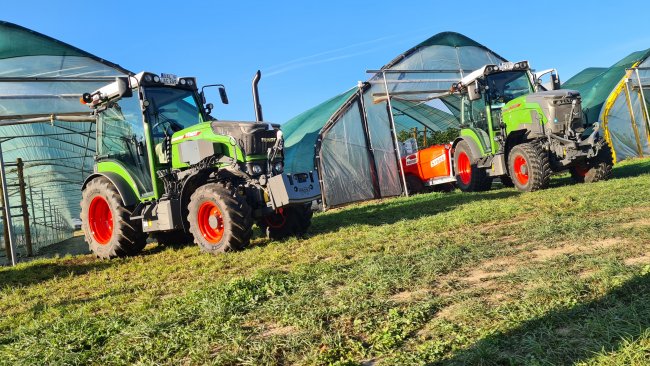 Funkce ISOBUS umožňuje provoz kompatibilního nářadí prostřednictvím terminálu Fendt a ovládacích prvků FendtONE.