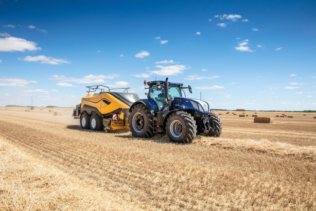 Model New Holland T7.340 HD přináší vyšší úroveň konektivity. Integruje systém Tractor Implement Management.