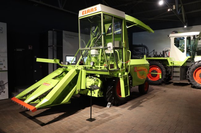 Claas položil základ nebývalého úspěchu v segmentu samojízdných sklízecích řezaček, když v roce 1973 uvedl na trh model Claas Jaguar 60 SF.