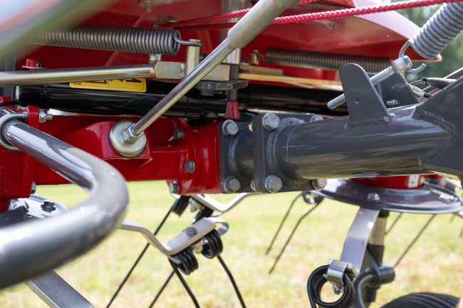 Nové modely obraceče Massey Ferguson TD Gen2 Alpine, které staví na úspěchu stávající řady MF TD 400.