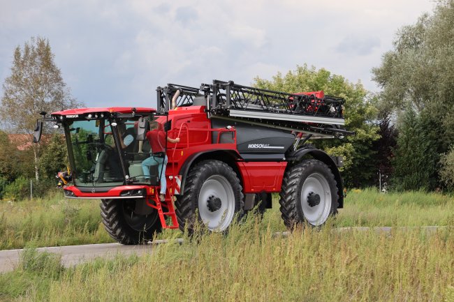 Řada postřikovačů Horsch Leeb VT se rozrostla o model, který je k dispozici s nádrží o objemu 5 000 litrů.