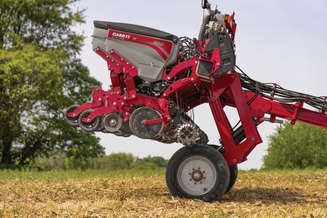 Nová přepravní poloha secího stroje Case IH 2120 Early Riser Rigid Trailing Planter.