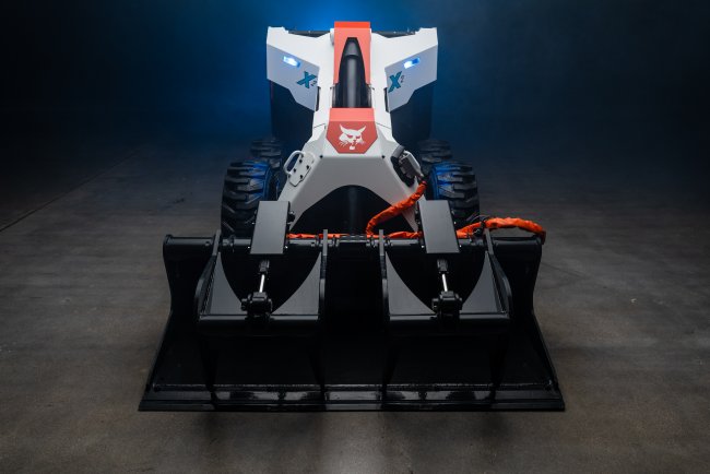 Bobcat RogueX2 je namísto pásů vybaven koly s cílem optimalizovat dobu provozu baterie.