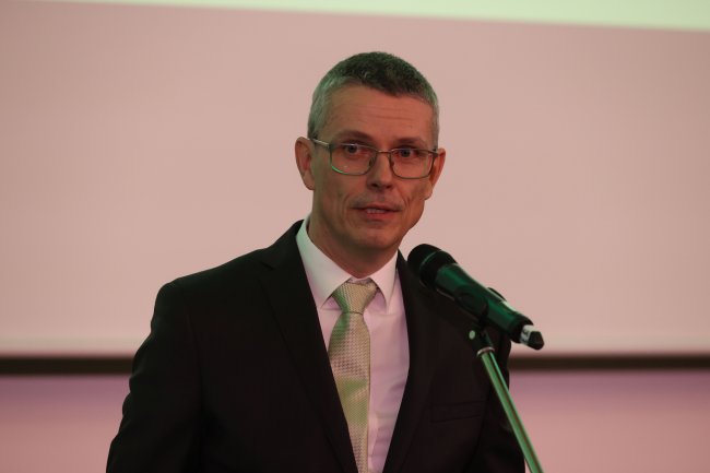 Od roku 2016 až dodnes je předsedou sdružení Tomáš Kvapil.