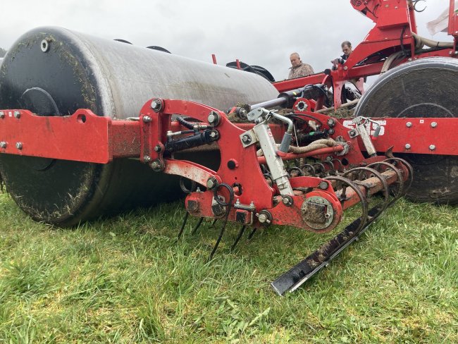 Stroj SMS GOLEM 540 pana Jungvirta je vybaven třemi klasickými hladkými válci o tloušťce 20 mm.