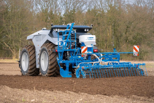 Firma Lemken testuje závěsné stroje pro roboty.