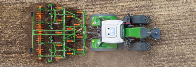 Čtyřmetrový kypřič Amazone Cenio 4000-2 je nově k dostání ve sklopné variantě.