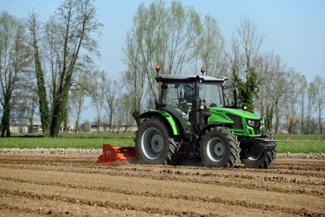 Výkonově následuje model Deutz-Fahr 5095 Keyline (95 koní) a dva nejsilnější modely Deutz-Fahr 5105 Keyline a Deutz-Fahr 5105 PLUS Keyline (106 koní).