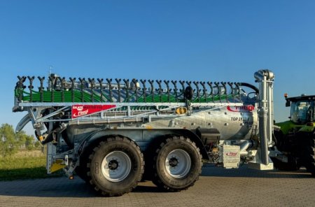 Byly zachovány osvědčené výhody jako u předchozího modelu - kompaktní přepravní šířka cca 2 600 mm, konstrukce s optimalizovanou hmotností a inteligentní komfortní ovládací systém EASY se standardní přípravou ISOBUS.