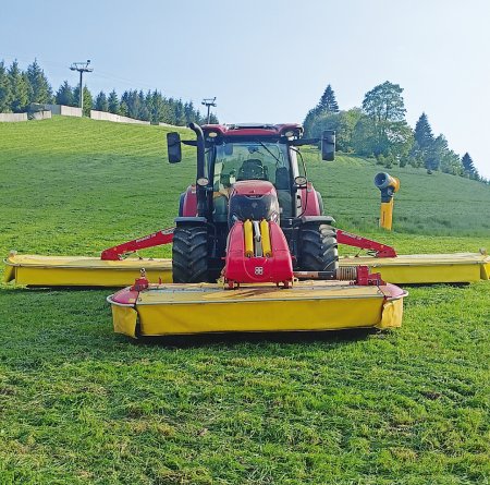 Disková žací kombinace NOVACAT S10 s čelně neseným strojem NOVACAT 301 F ALFA MOTION MASTER.