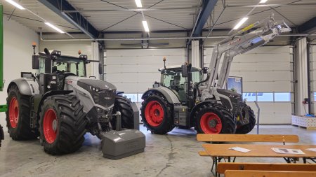  Traktory Fendt Grey Limited Edition budou v současné době sloužit jako DEMO stroje na moravské pobočce Starý Jičín.