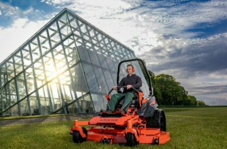 Summit Pro v akci – robustní rám, silný motor a perfektní střih i při vysokém zatížení.