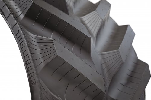 Velkým překvapením je uvedení ART1000, prvního gumového pásu Trelleborg pro výkonné traktory. 