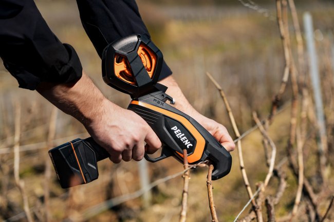 Elektrické vazače Pellenc F3X-V25 se pyšní prvotřídní konstrukcí i ergonomií.