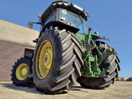GRI nabízí široké portfolio pneumatik. Od traktorů, přes kombajny až po zbylé zemědělské stroje.