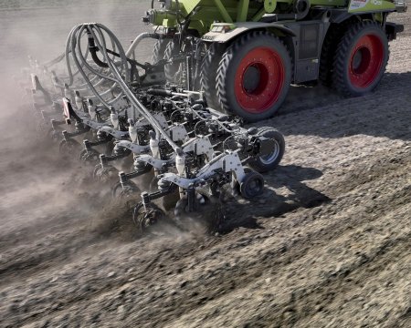 Výhodou strojů STRIPCAT je pneumatická regulace jednotlivých pracovních prvků pomocí vzduchových měchů. Foto: AGRISEM