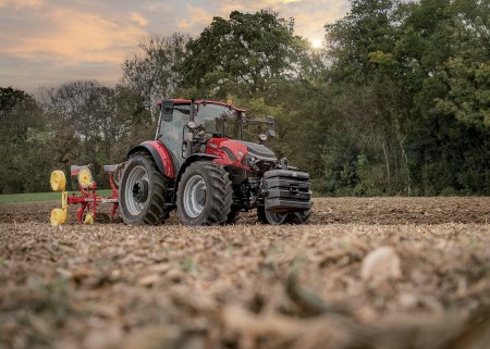 Modernizovaná generace traktoru CASE IH zavedené řady Farmall C. Foto: CASE IH