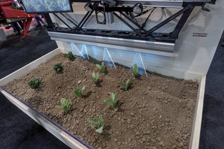 Systém Green on Green využívá neuronové sítě k rozpoznávání plevelů přímo v porostu.