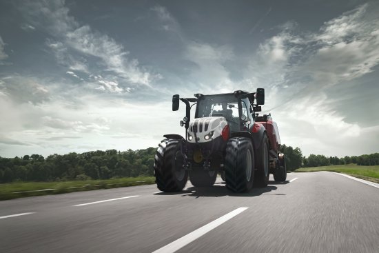 Modelová řada STEYR Expert se dlouhodobě řadí mezi univerzální traktory pro široké
    spektrum prací.